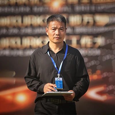 黄启明